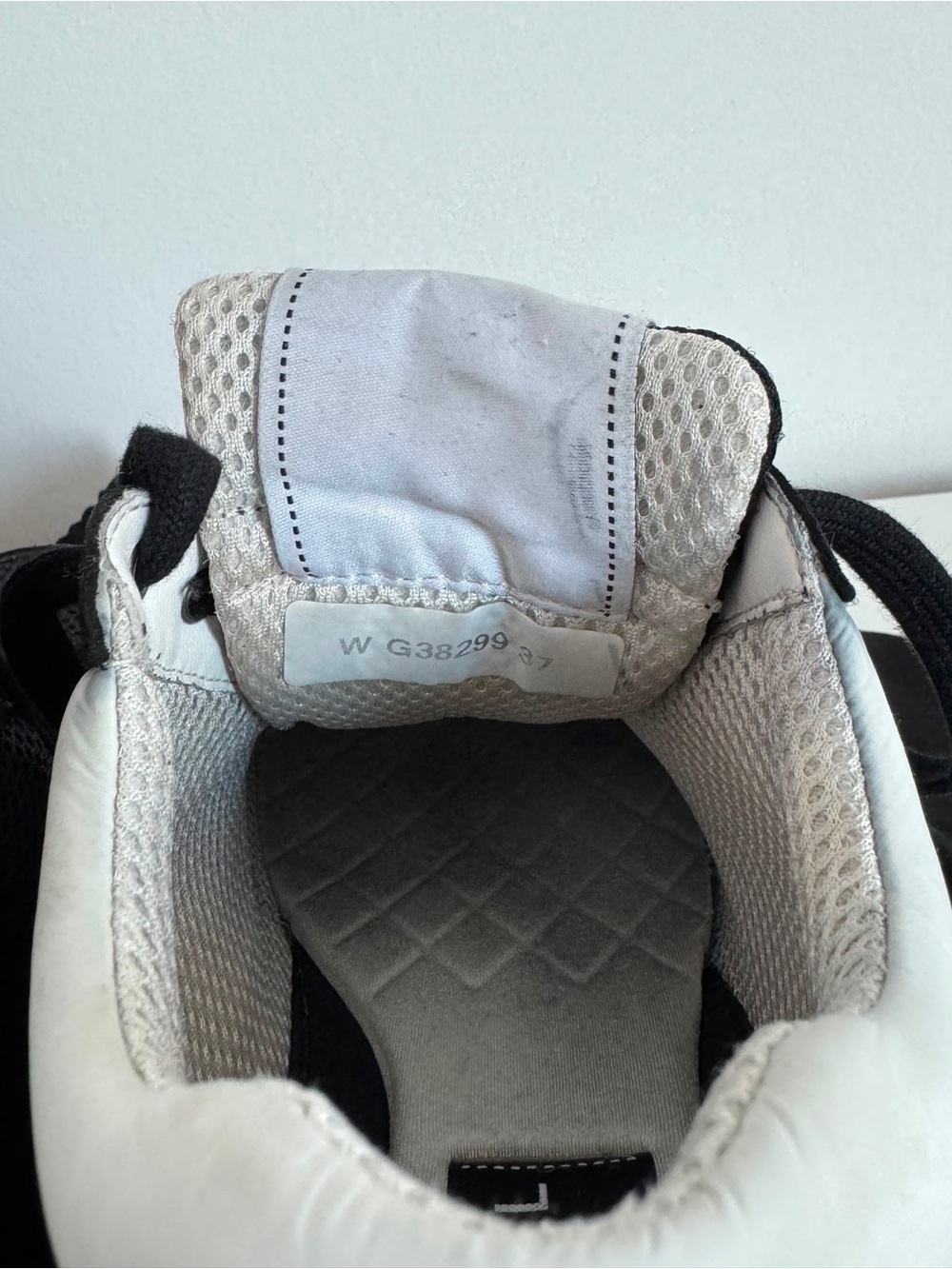 Chanel Black & White CC Logo Women's Sneakers - Picture 5 of 7